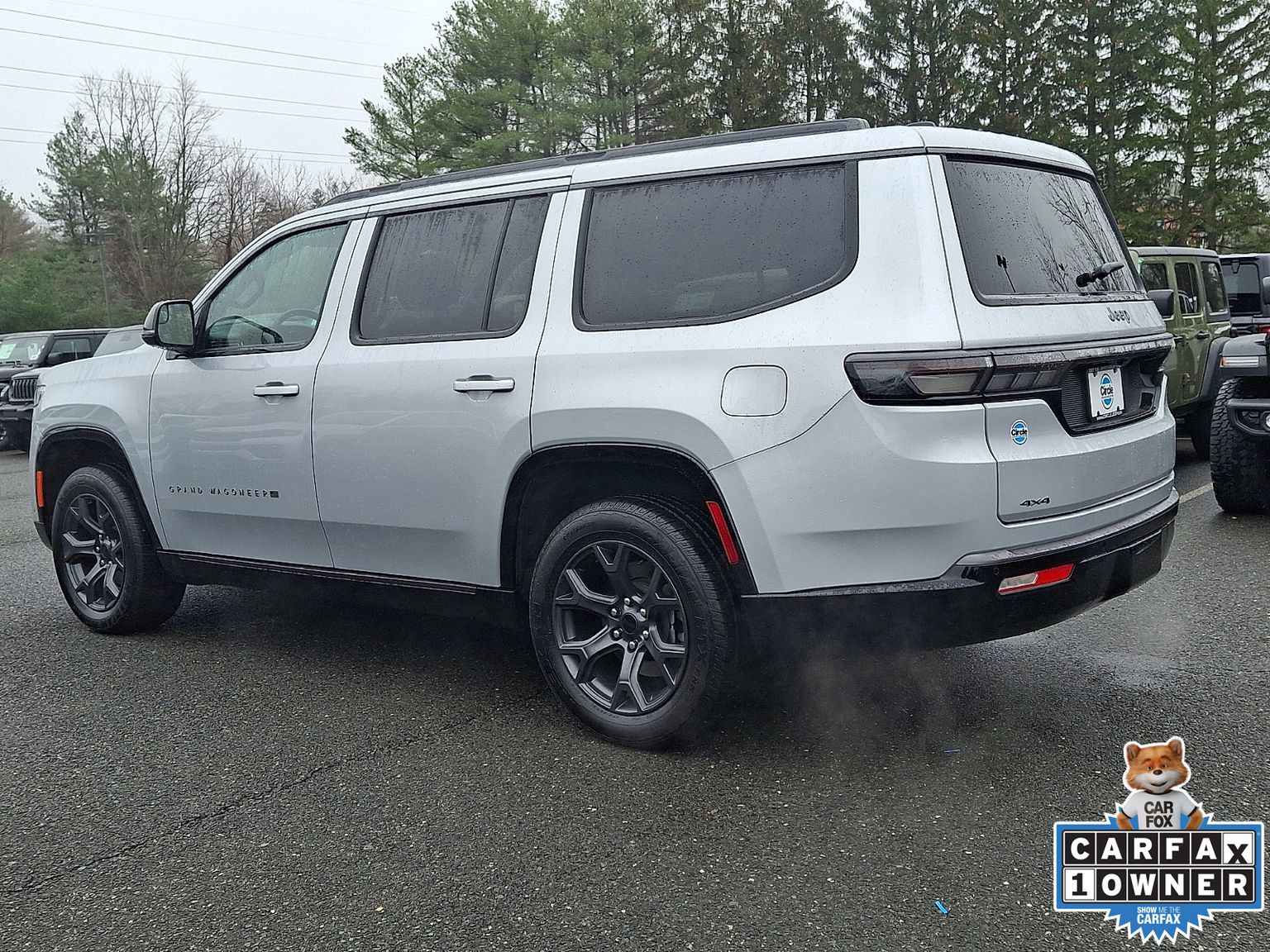 View vehicle photo 4