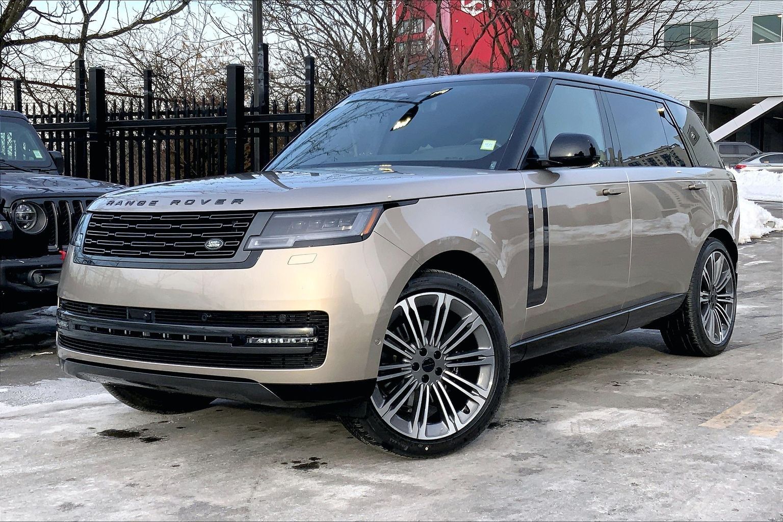 2026 Land Rover Range Rover P400 SE LWB AWD