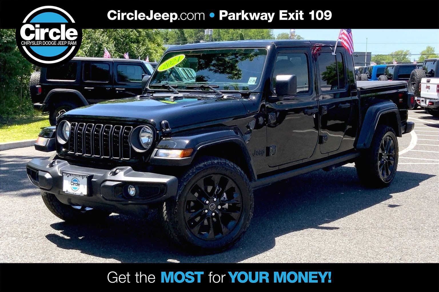 Black Clearcoat 2024 Jeep Gladiator Pickup Truck Four-Wheel Drive 8-Speed Automatic