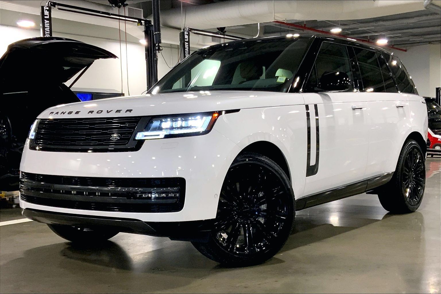 Ostuni Pearl Wht Prem Met 2026 Land Rover Range Rover P400 SE AWD SUV / Crossover All-Wheel Drive 8-Speed Automatic