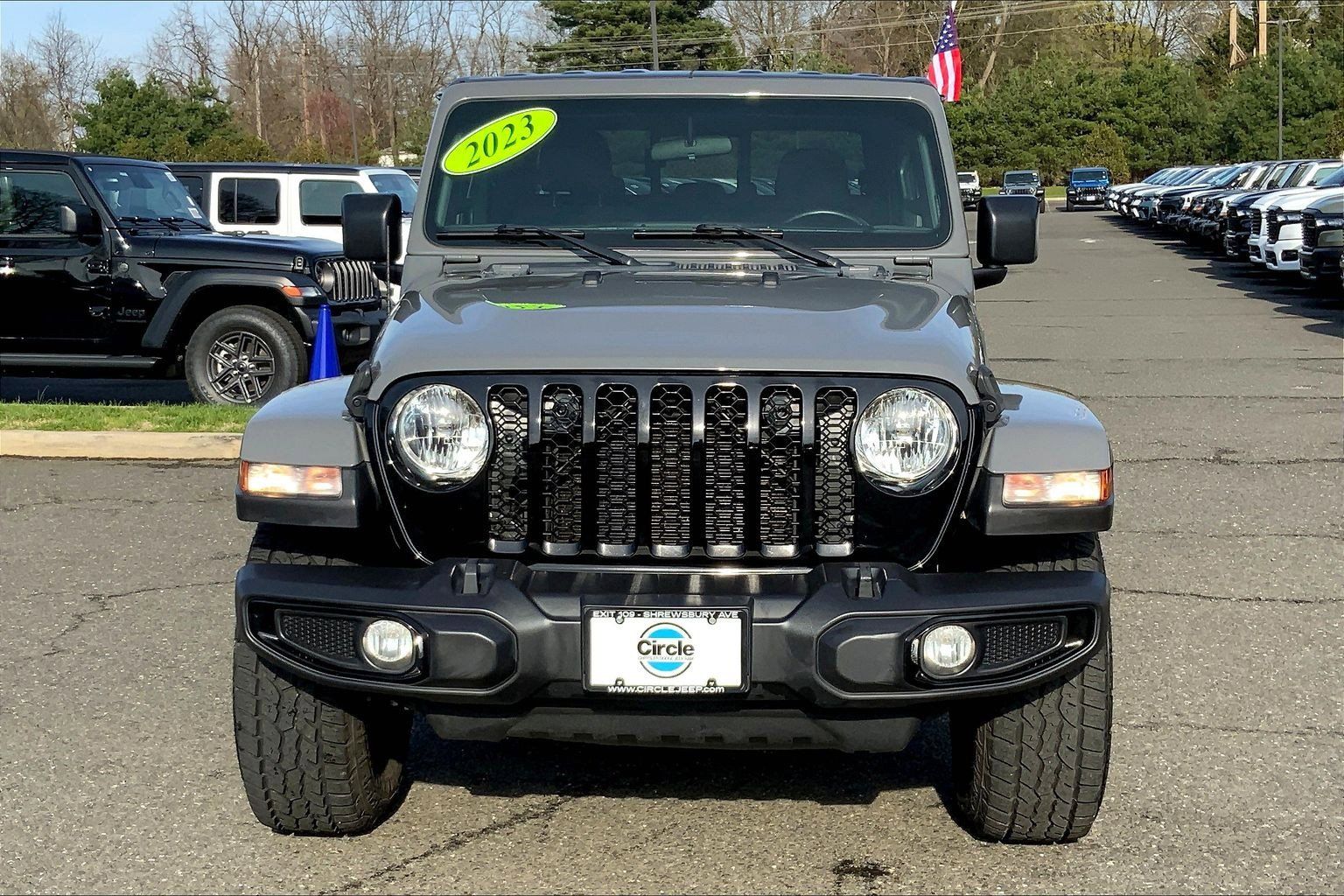 View vehicle photo 3