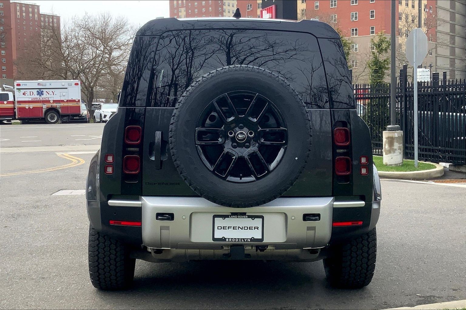 View vehicle photo 4