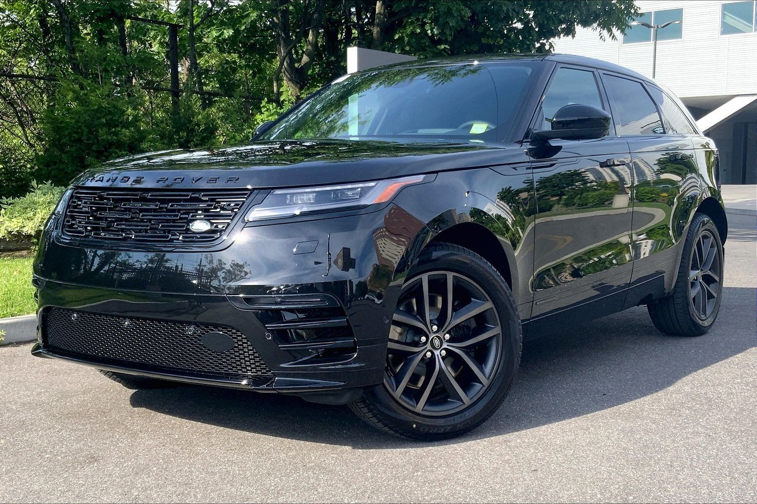 Santorini Black Metallic 2026 Land Rover Range Rover Velar P250 Belgravia Edition AWD SUV / Crossover All-Wheel Drive 8-Speed Automatic