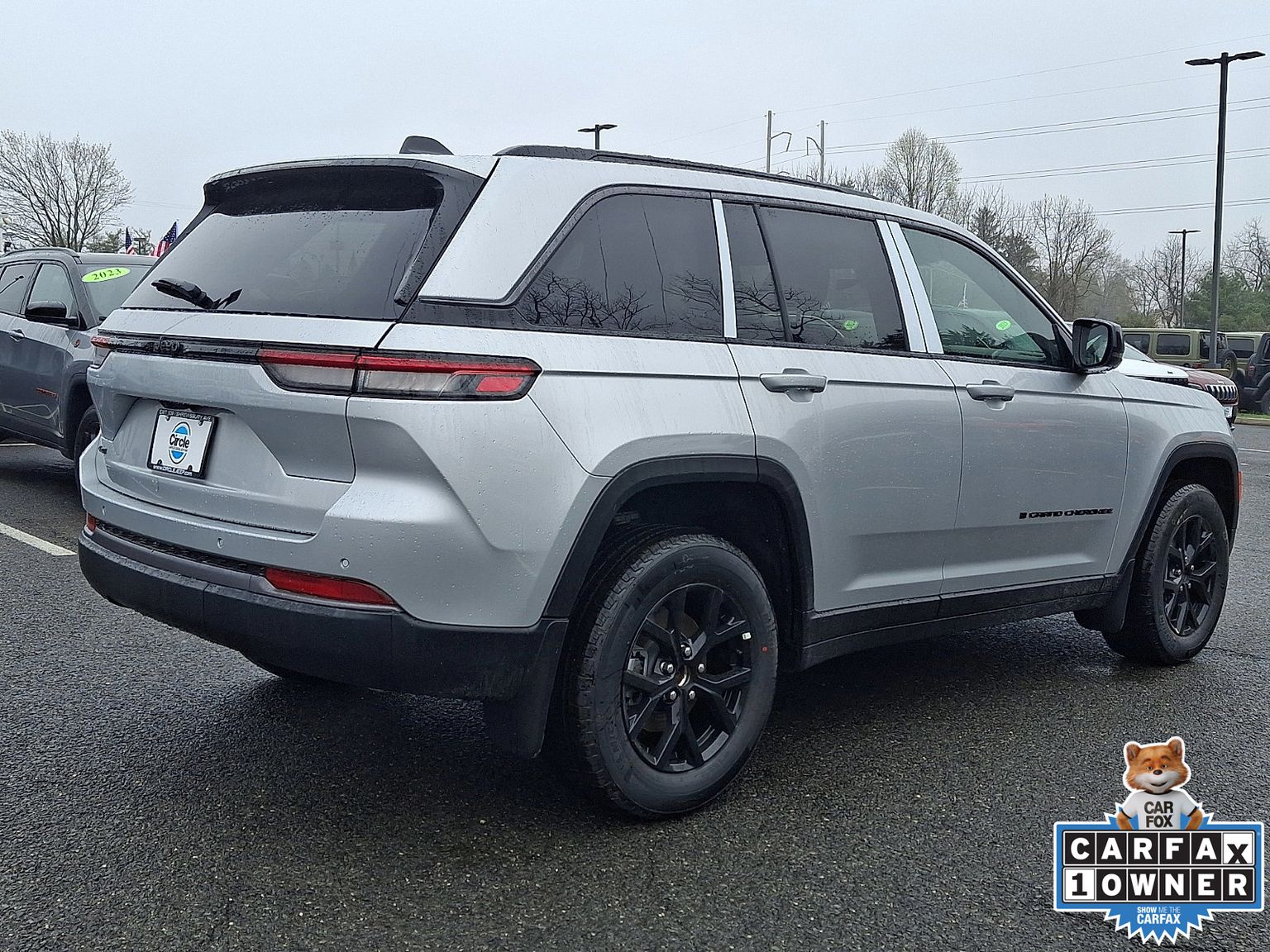 View vehicle photo 3