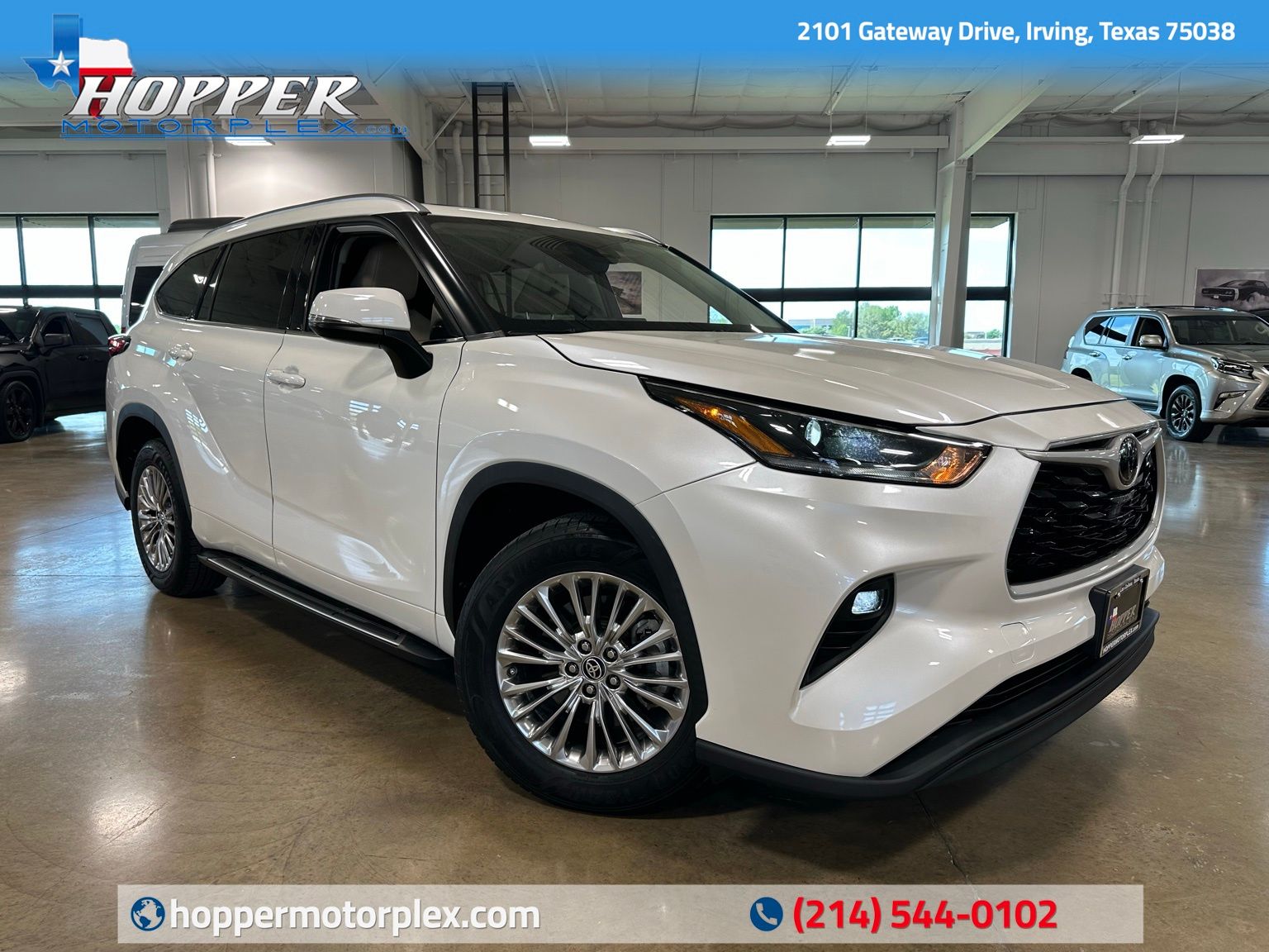 White 2021 Toyota Highlander XLE FWD SUV / Crossover Front-Wheel Drive 8-Speed Automatic