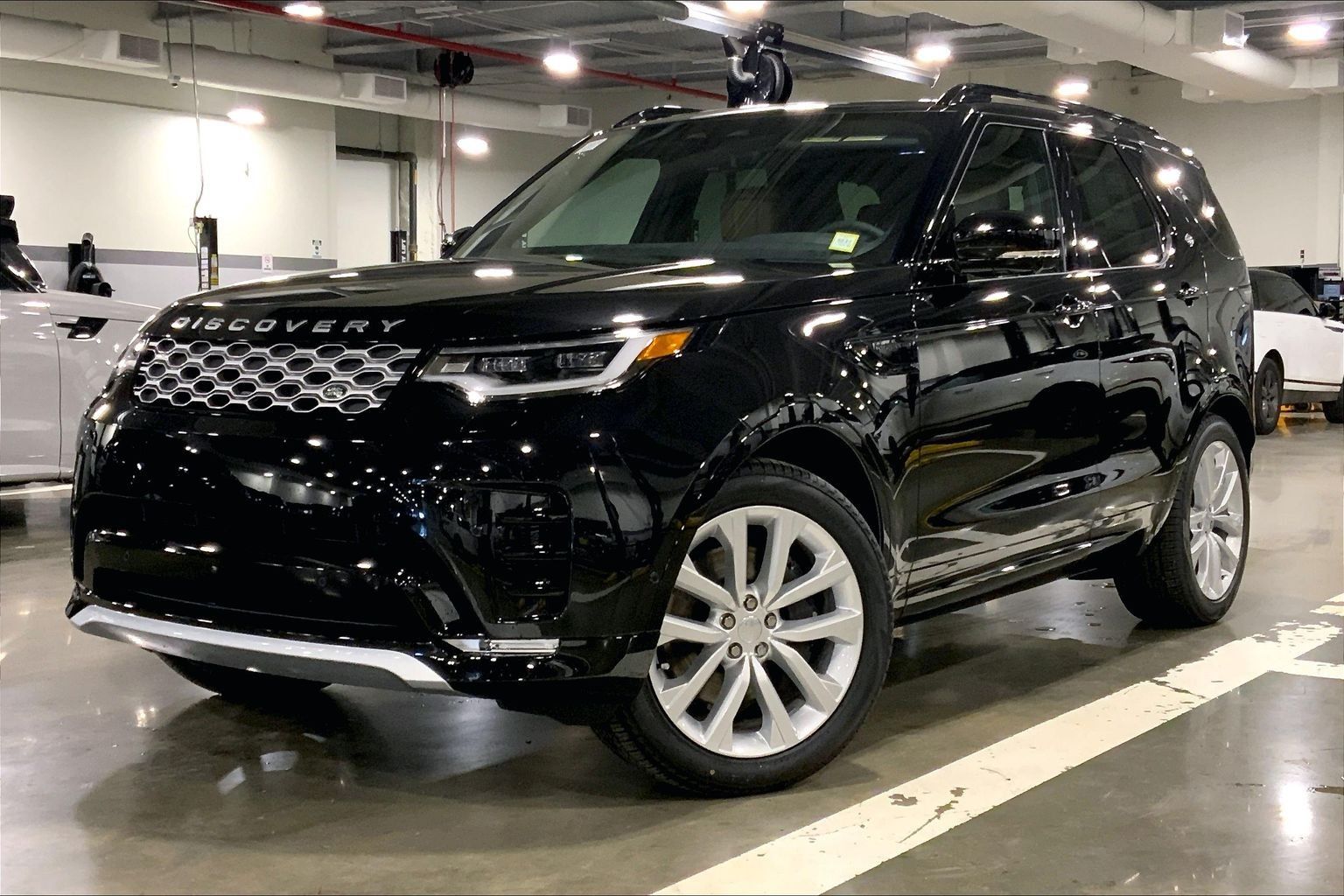 2026 Land Rover Discovery P360 Tempest Edition AWD