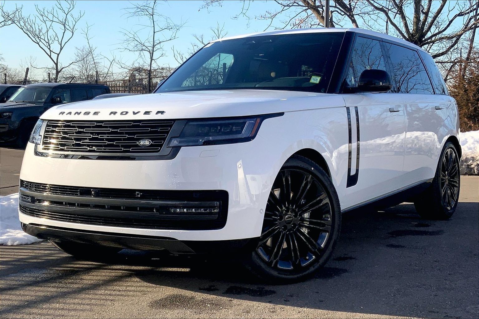 2026 Land Rover Range Rover P400 SE LWB AWD