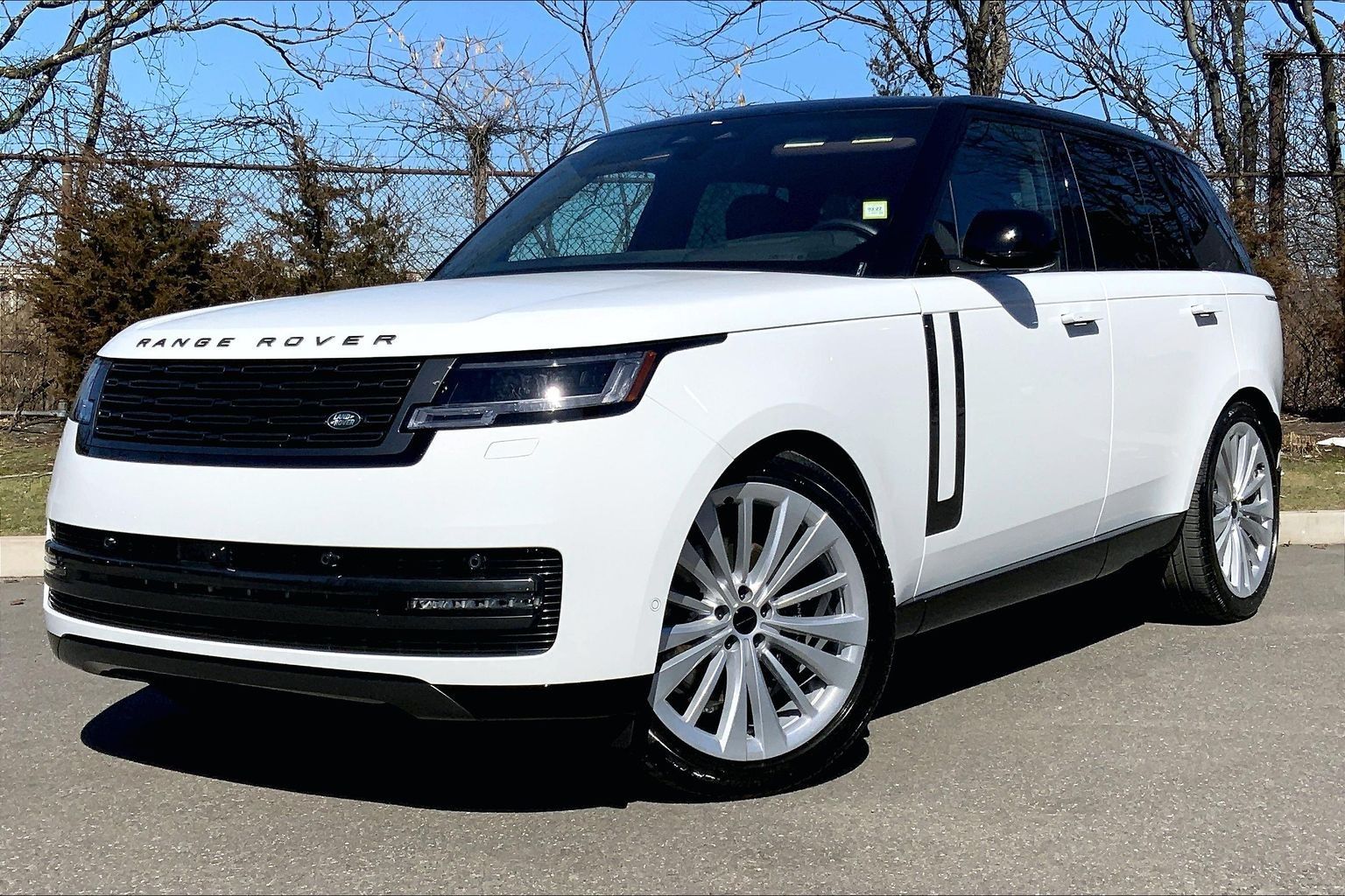 2026 Land Rover Range Rover P400 SE AWD