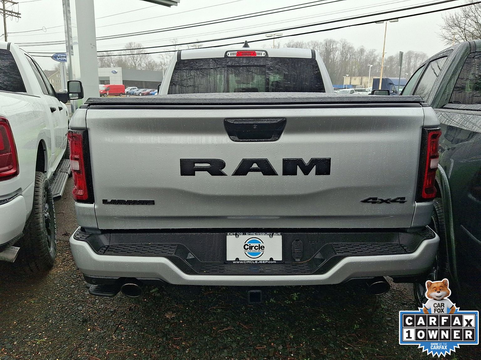 View vehicle photo 4