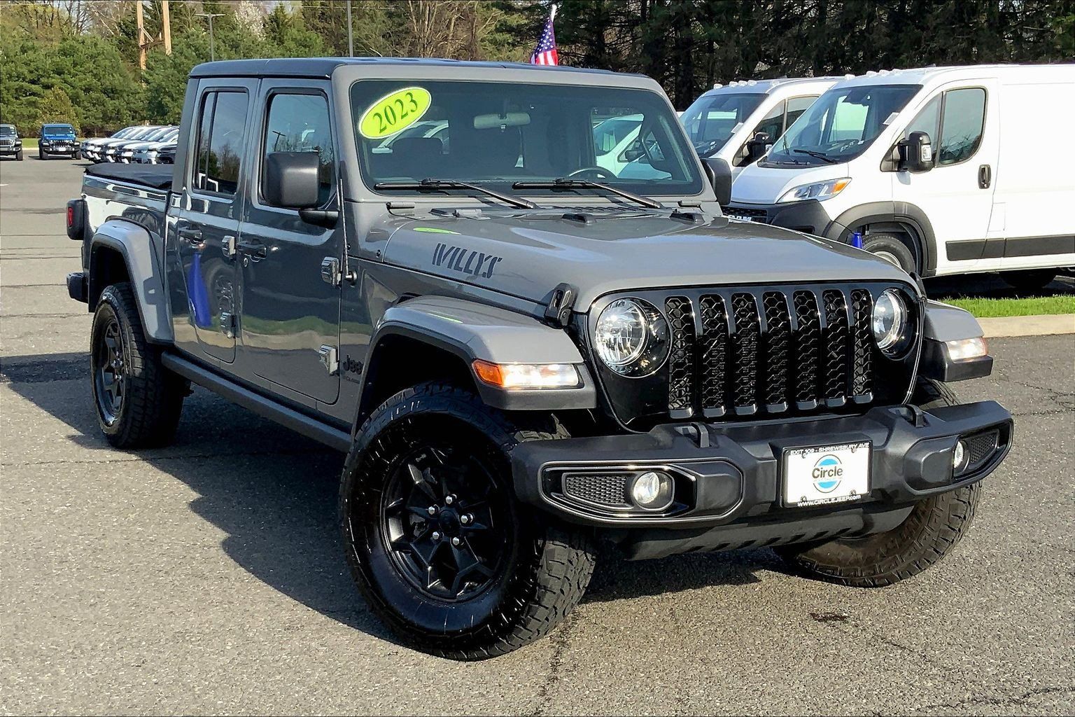 View vehicle photo 2