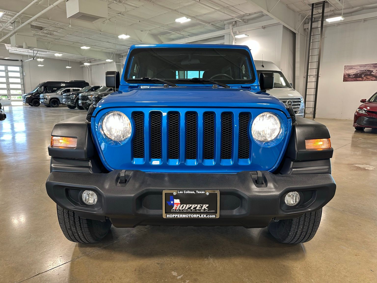 View vehicle photo 2