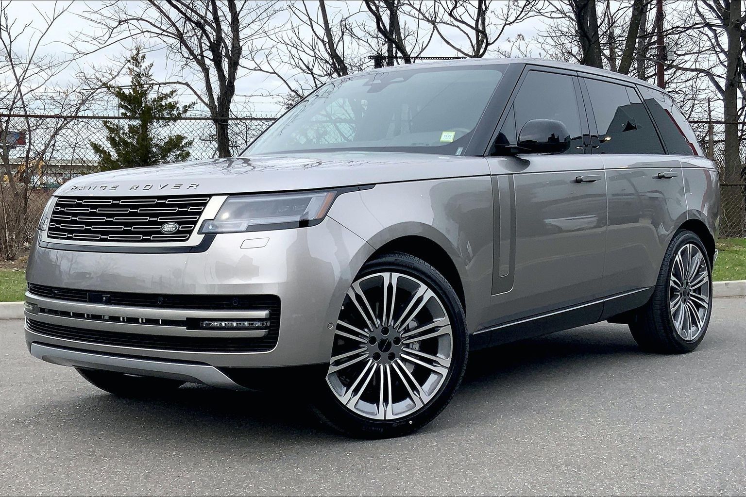 2026 Land Rover Range Rover P400 SE AWD