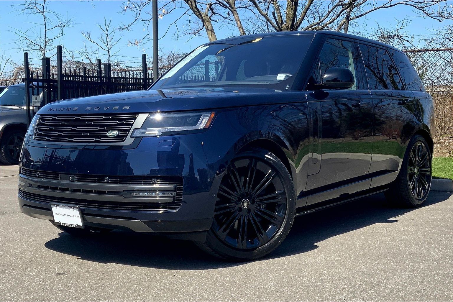 Portofino Blue Metallic 2023 Land Rover Range Rover P400 SE AWD SUV / Crossover All-Wheel Drive 8-Speed Automatic