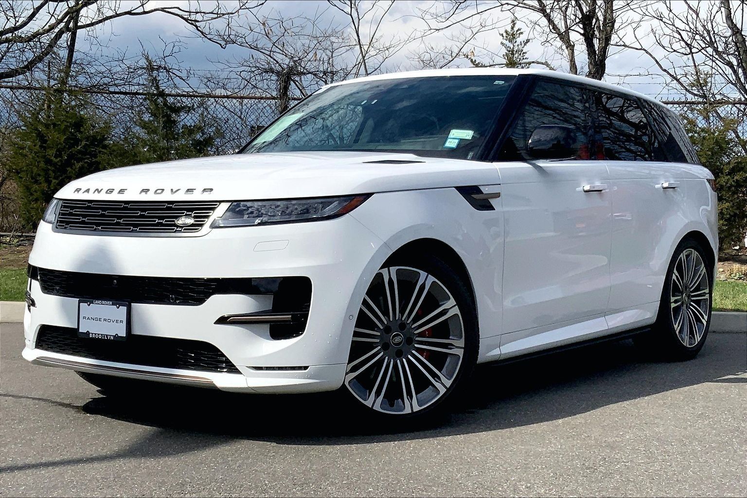 Fuji White 2024 Land Rover Range Rover Sport P400 Dynamic SE AWD SUV / Crossover All-Wheel Drive 8-Speed Automatic