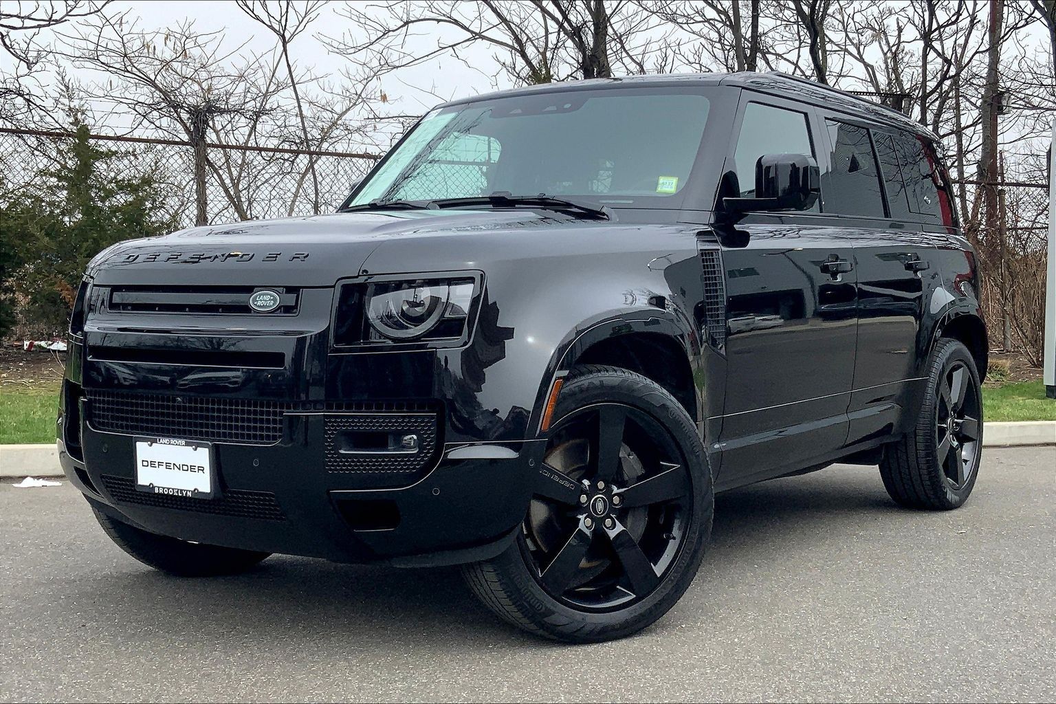 Santorini Black Metallic 2024 Land Rover Defender 110 P400 X-Dynamic SE AWD SUV / Crossover All-Wheel Drive 8-Speed Automatic