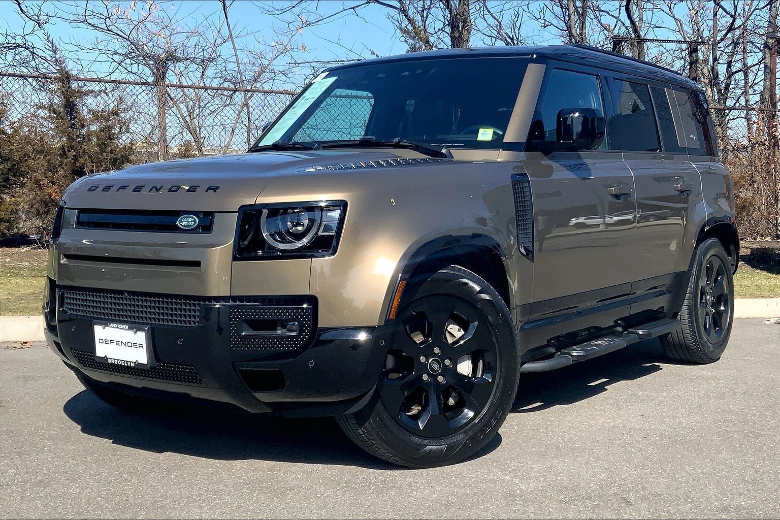 2024 Land Rover Defender 110 P400 X-Dynamic SE AWD