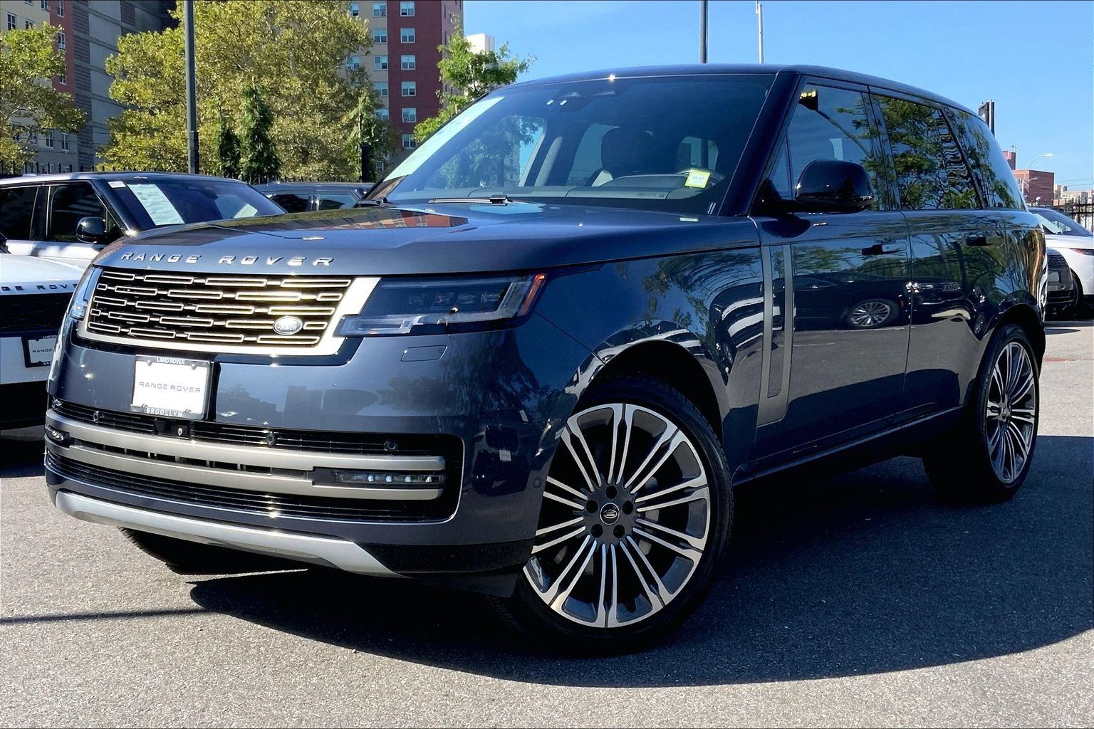 Varesine Blue Metallic 2024 Land Rover Range Rover SUV / Crossover All-Wheel Drive 8-Speed Automatic