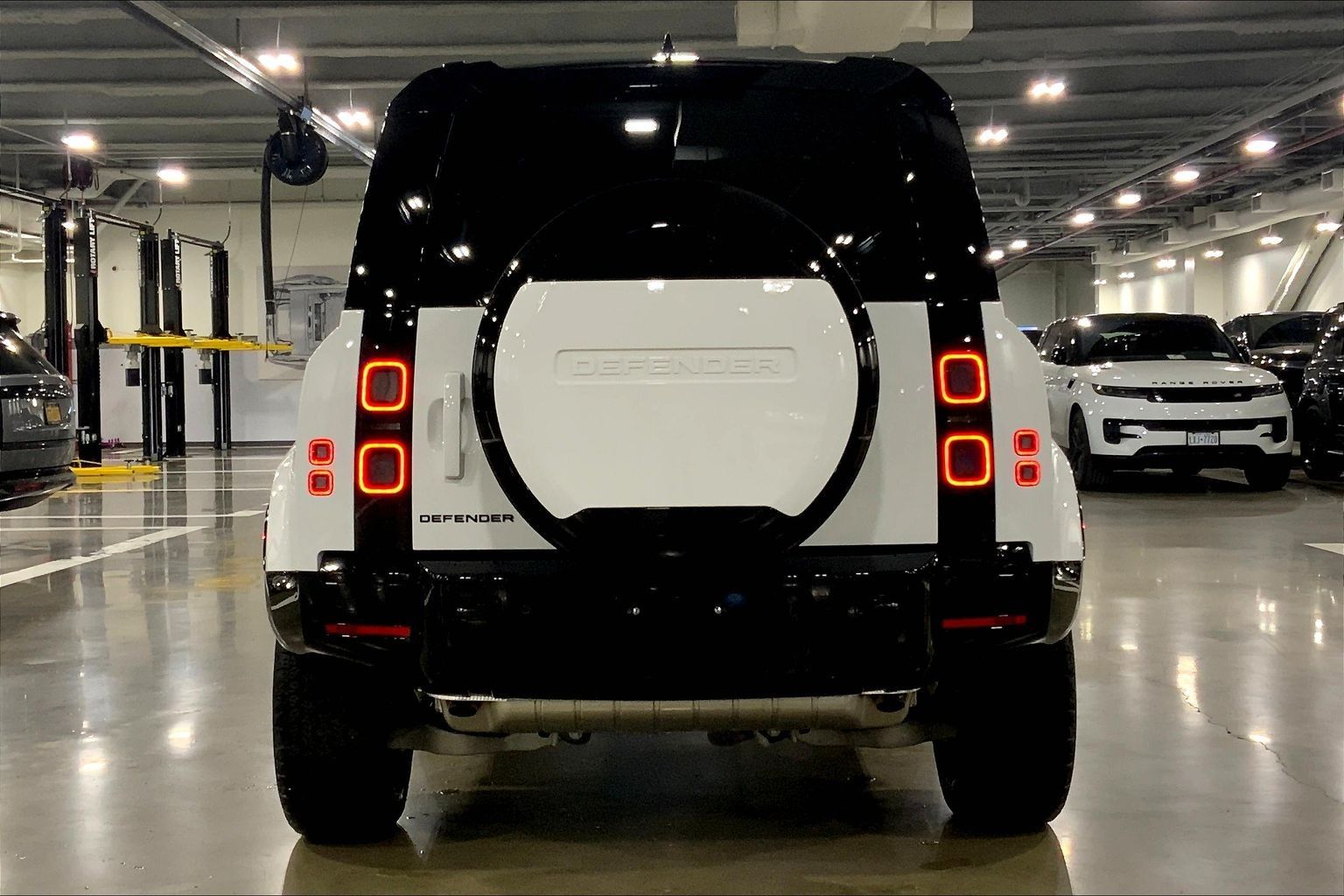 View vehicle photo 4