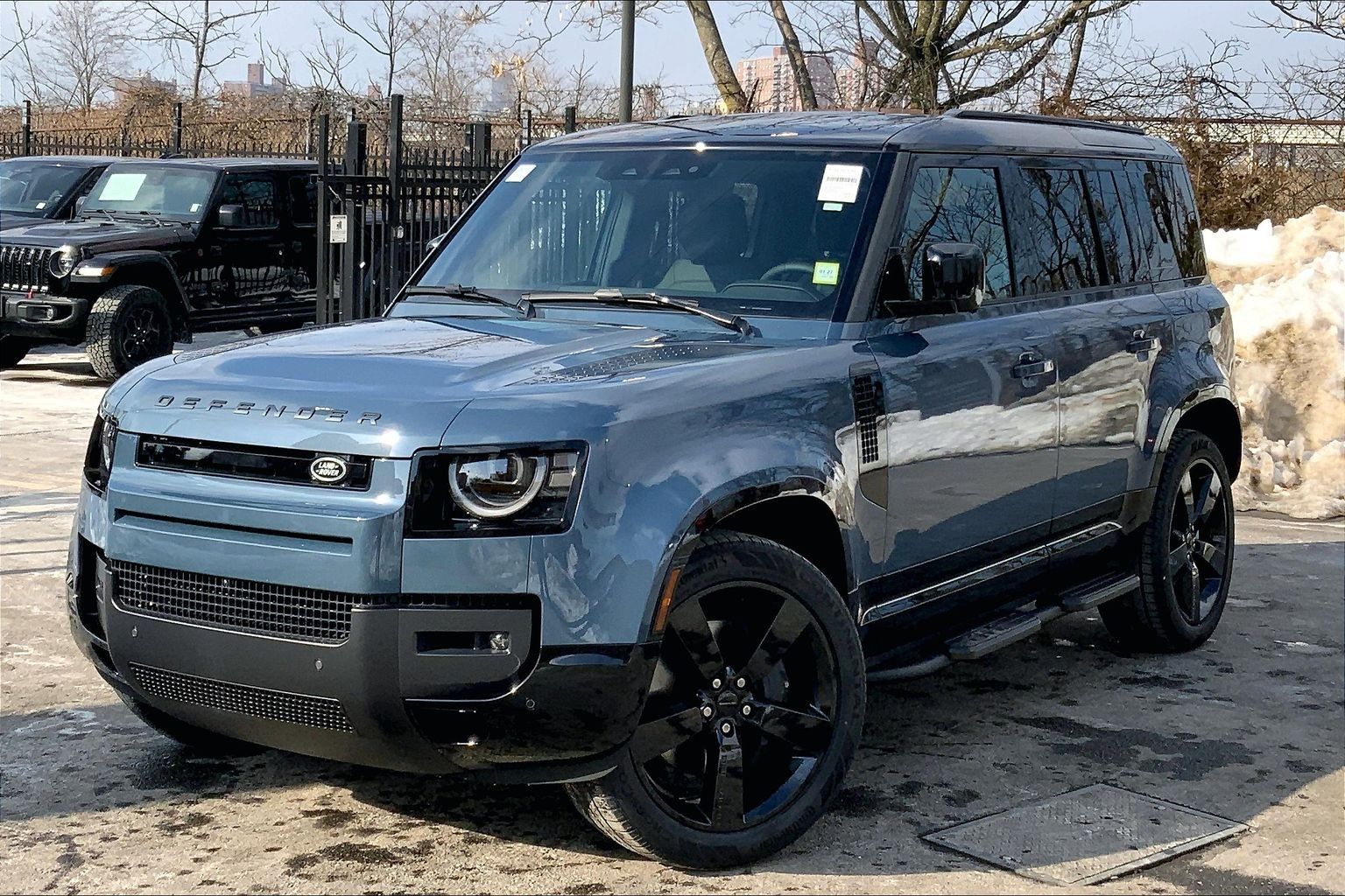 2026 Land Rover Defender 110 P400 X-Dynamic SE AWD