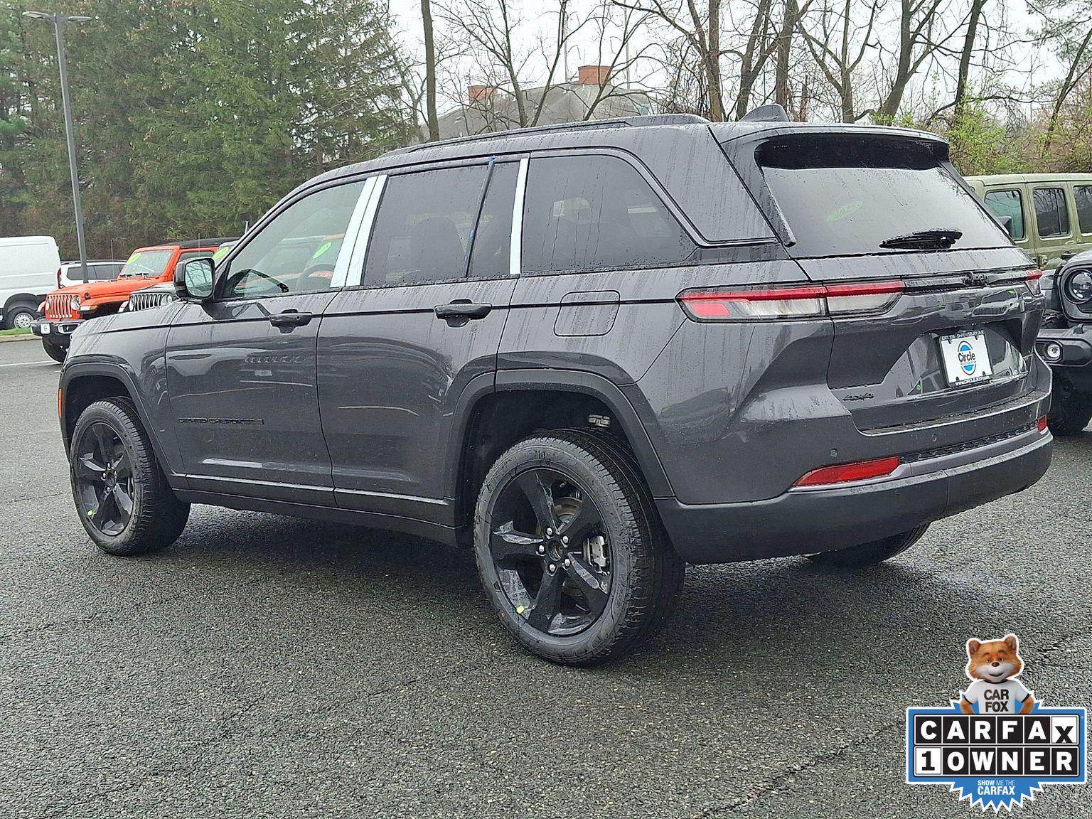 View vehicle photo 4