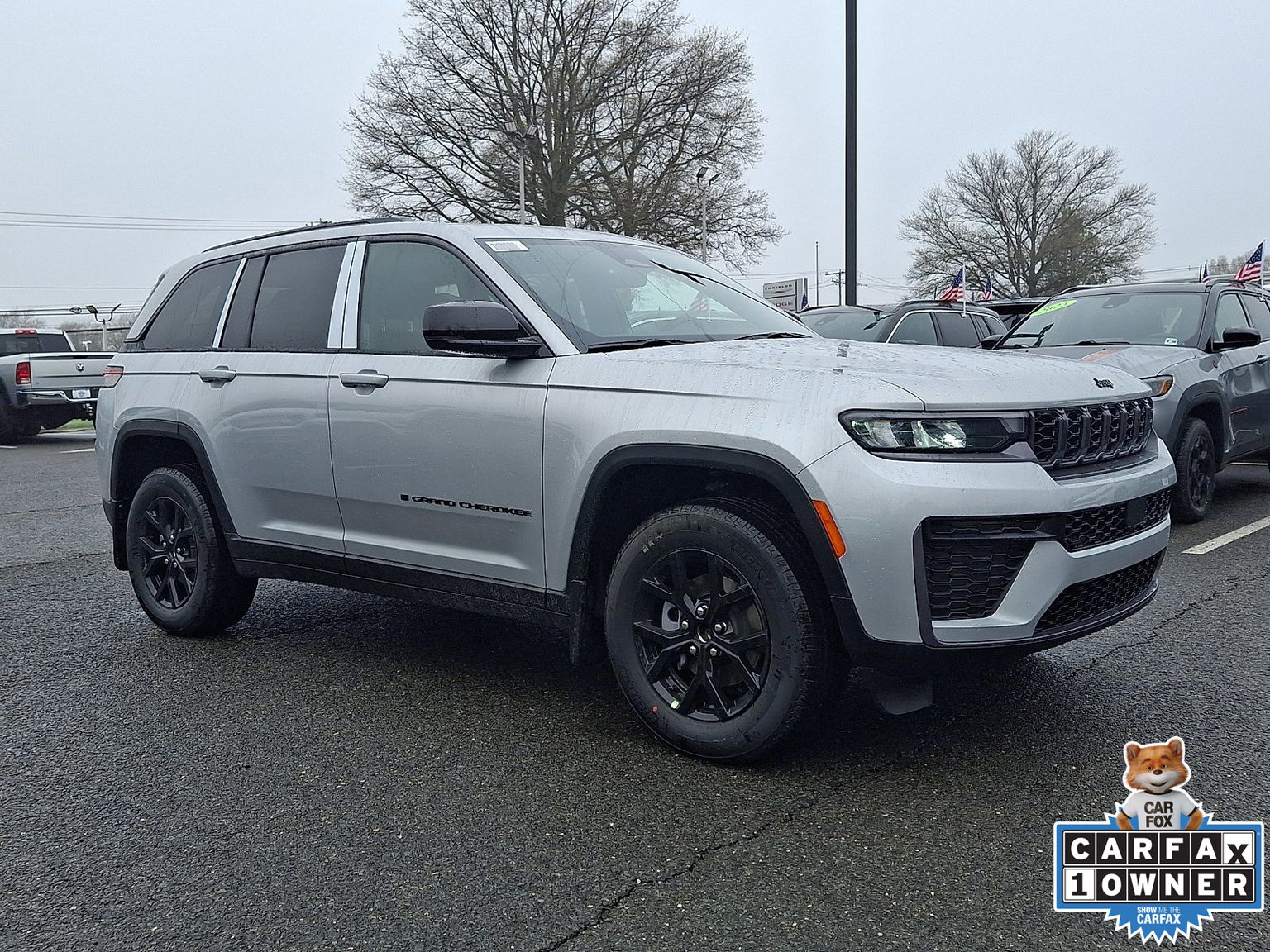 View vehicle photo 2