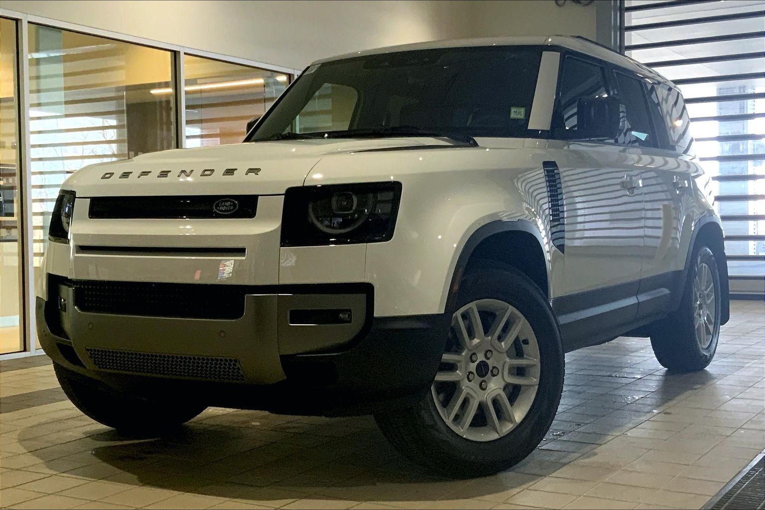 Fuji White 2026 Land Rover Defender 110 P300 S AWD SUV / Crossover All-Wheel Drive 8-Speed Automatic