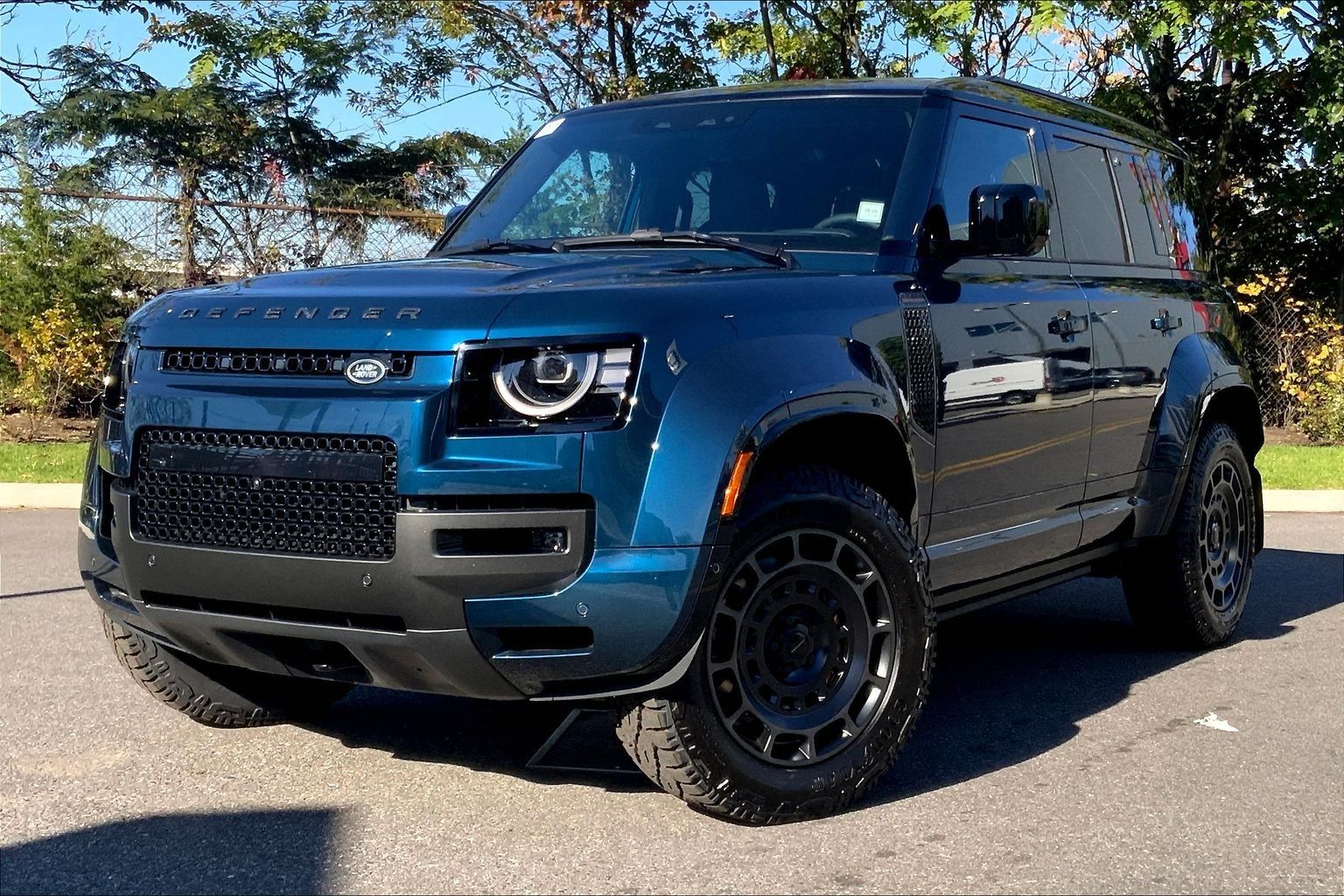 2026 Land Rover Defender 110 P635 OCTA AWD