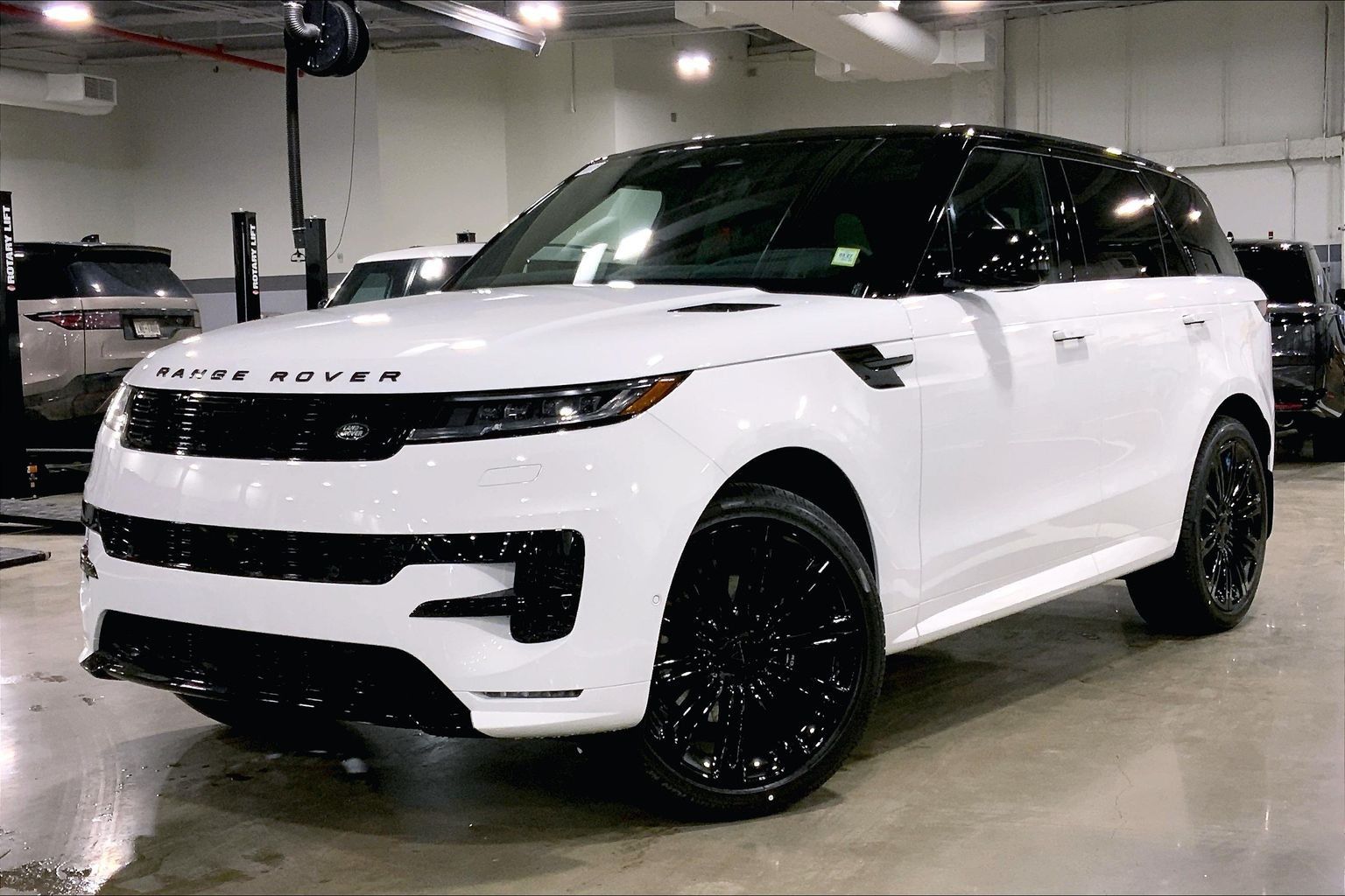 2026 Land Rover Range Rover Sport P400 Dynamic SE AWD