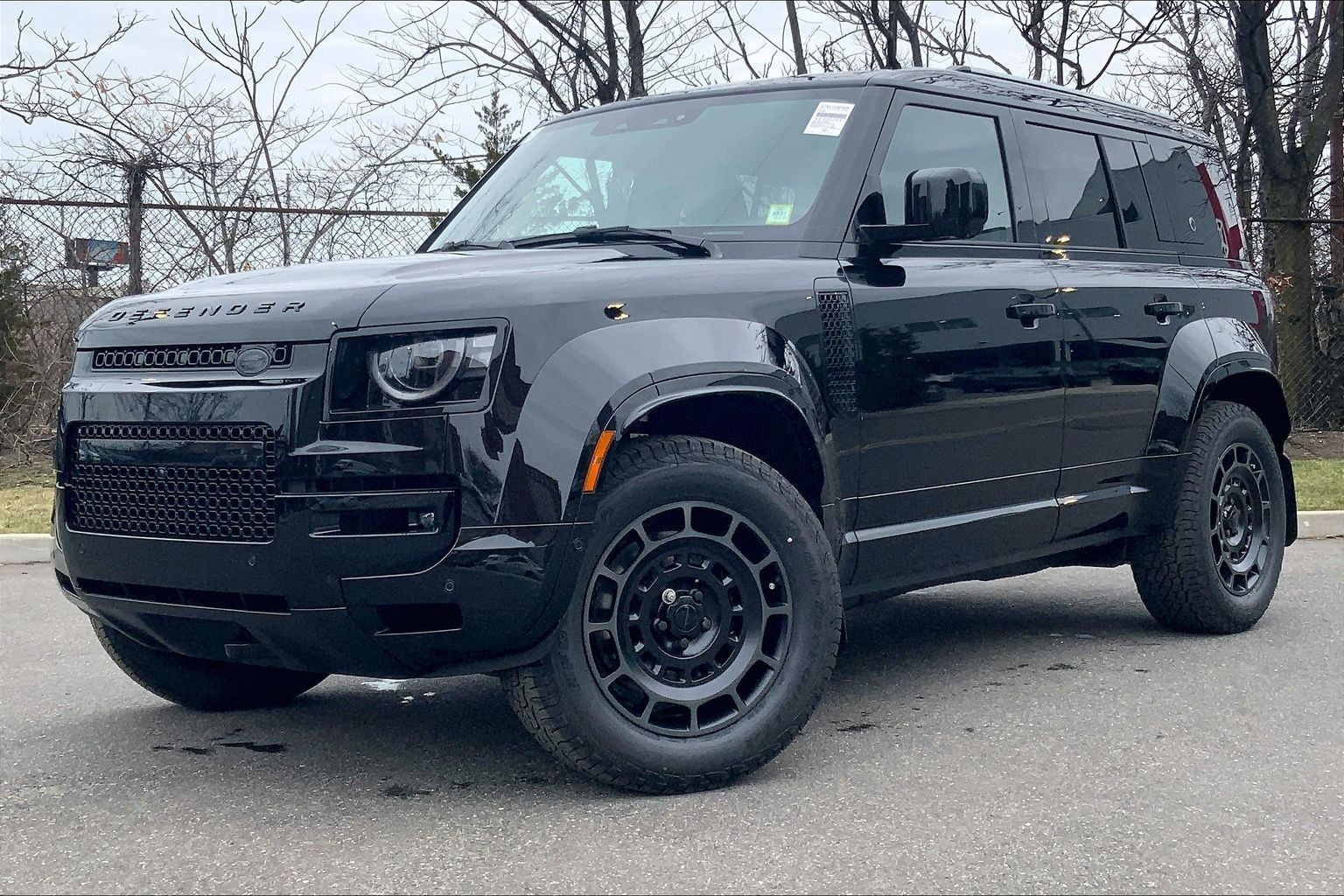 2026 Land Rover Defender 110 P635 OCTA AWD