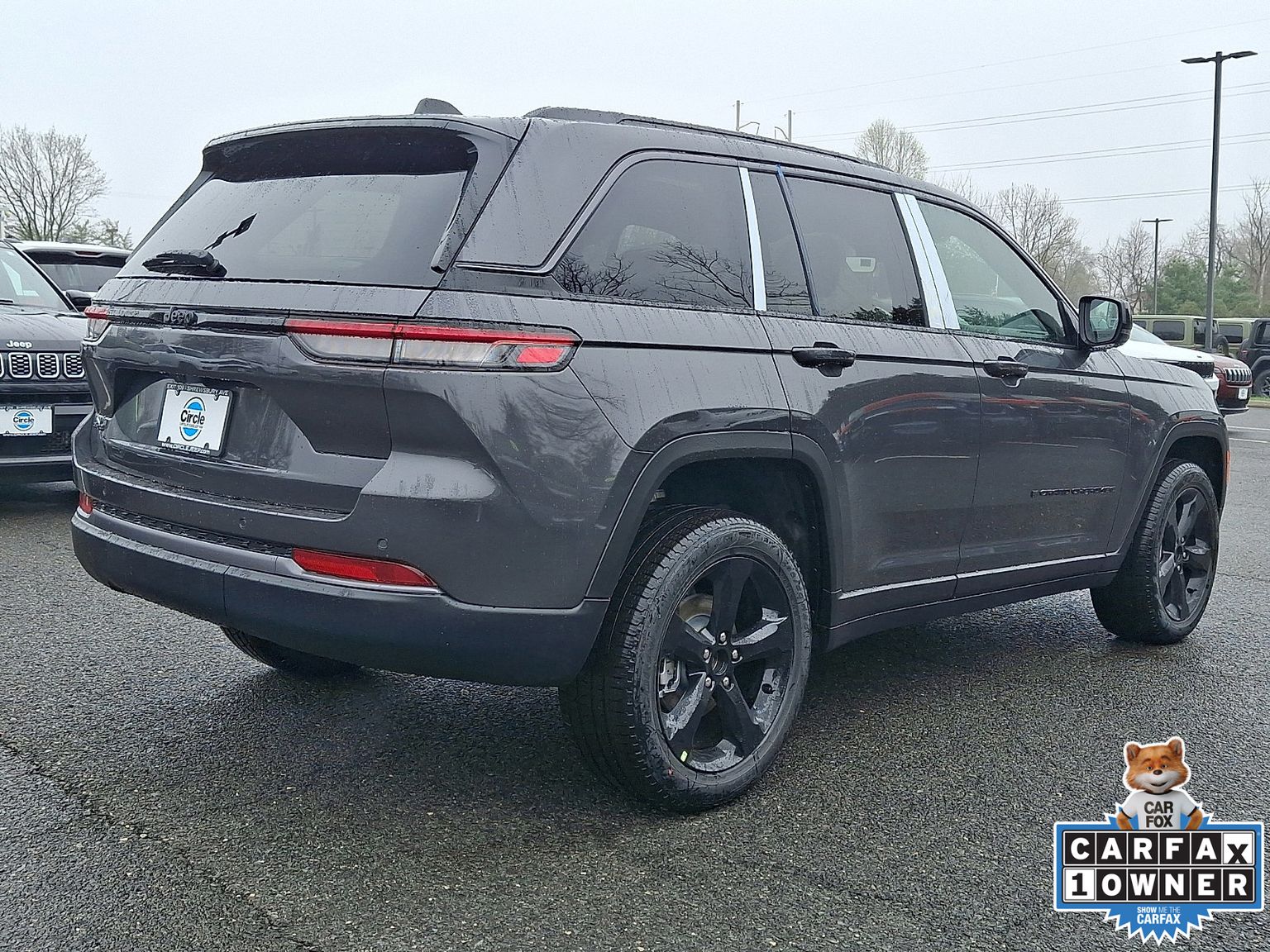 View vehicle photo 3