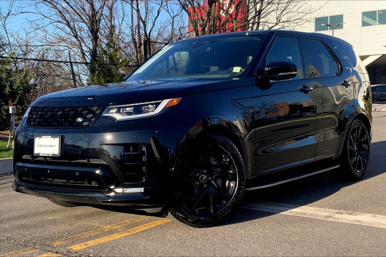 Santorini Black Metallic 2025 Land Rover Discovery P300 Dynamic SE AWD SUV / Crossover All-Wheel Drive 8-Speed Automatic