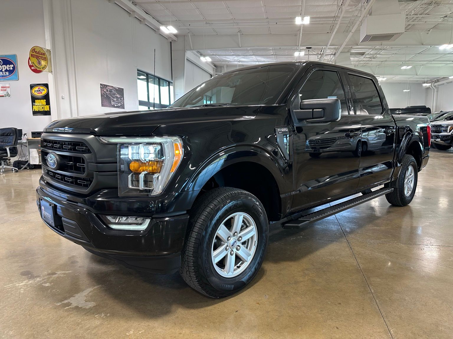 View vehicle photo 3