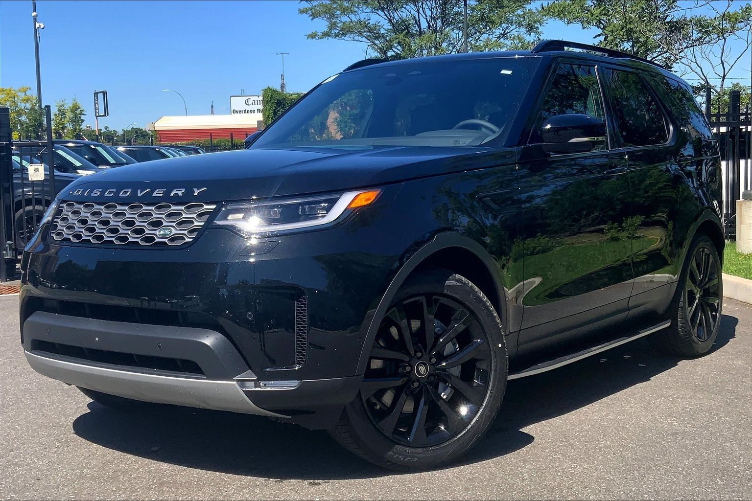 Santorini Black Metallic 2026 Land Rover Discovery P300 S AWD SUV / Crossover All-Wheel Drive 8-Speed Automatic