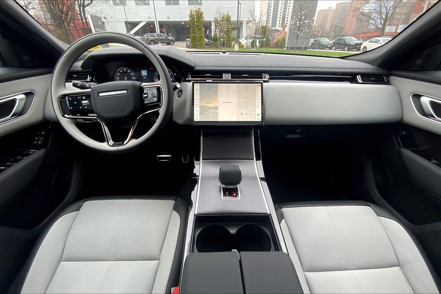 View vehicle photo 5