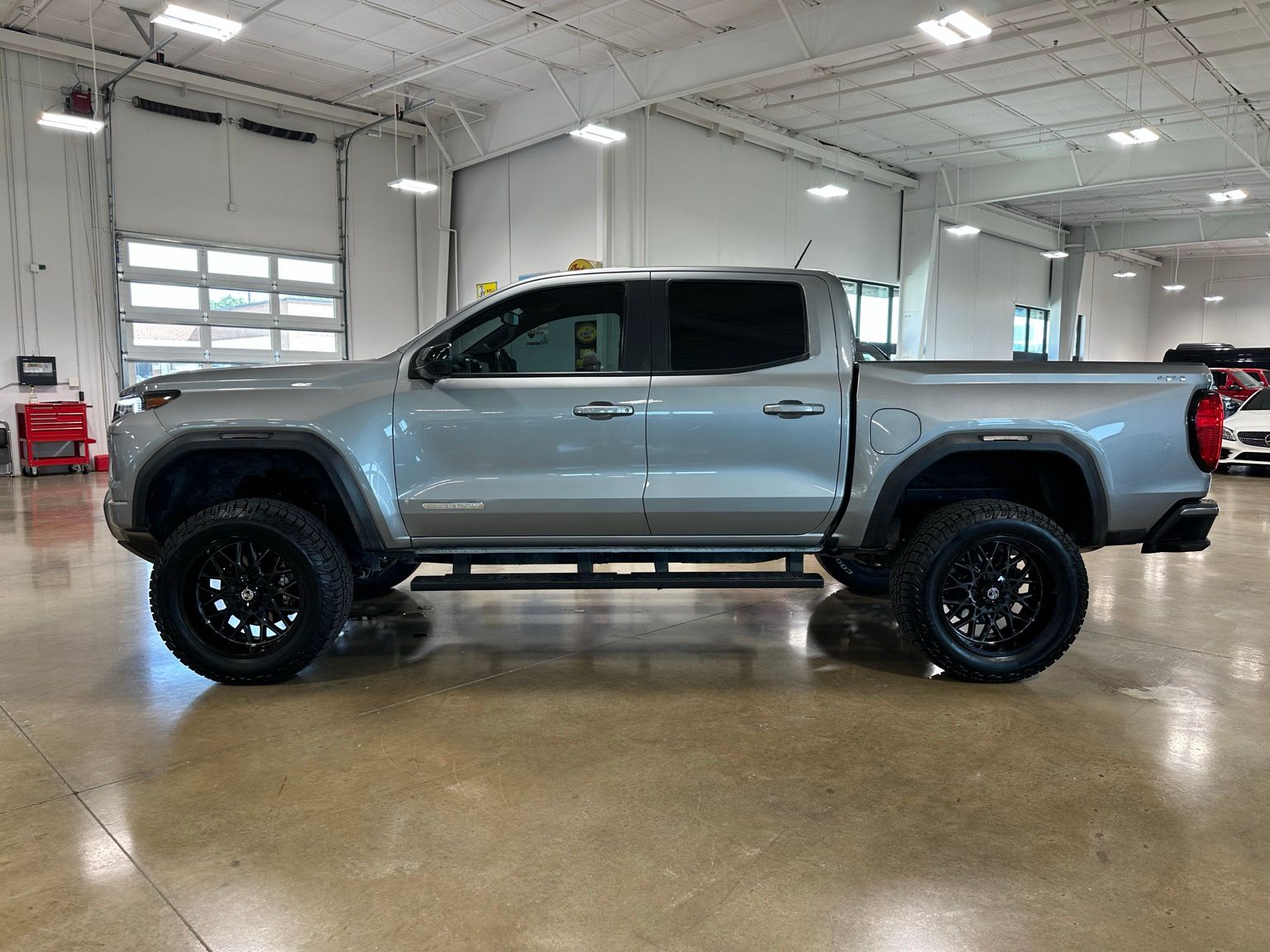 View vehicle photo 5