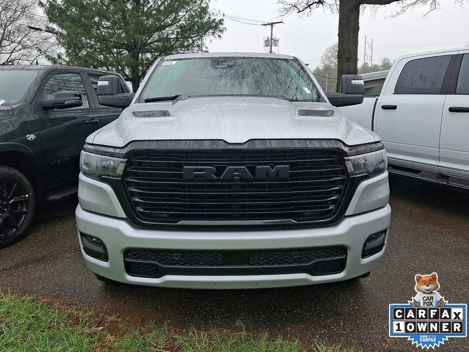 View vehicle photo 2