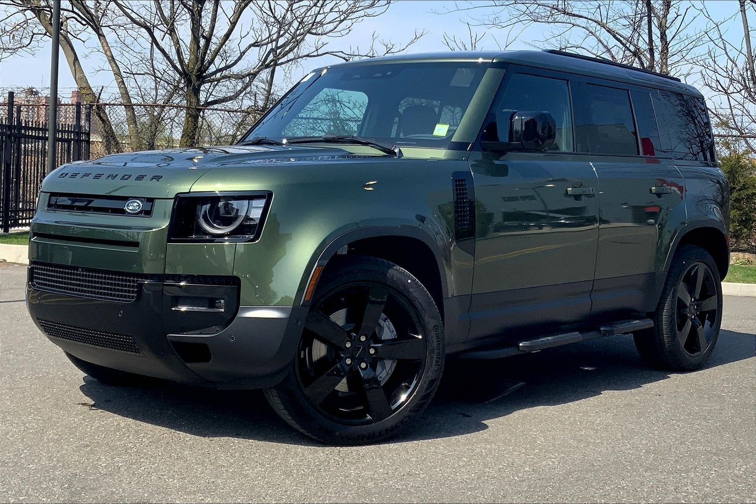 Woolstone Green Metallic 2026 Land Rover Defender 110 P300 S AWD SUV / Crossover All-Wheel Drive 8-Speed Automatic