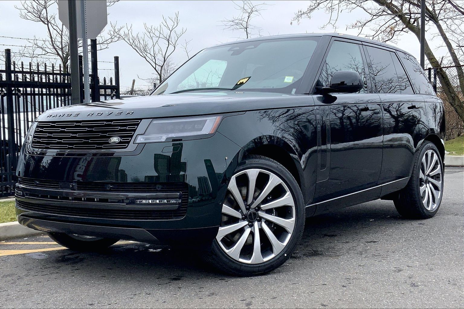 2026 Land Rover Range Rover P530 SE AWD