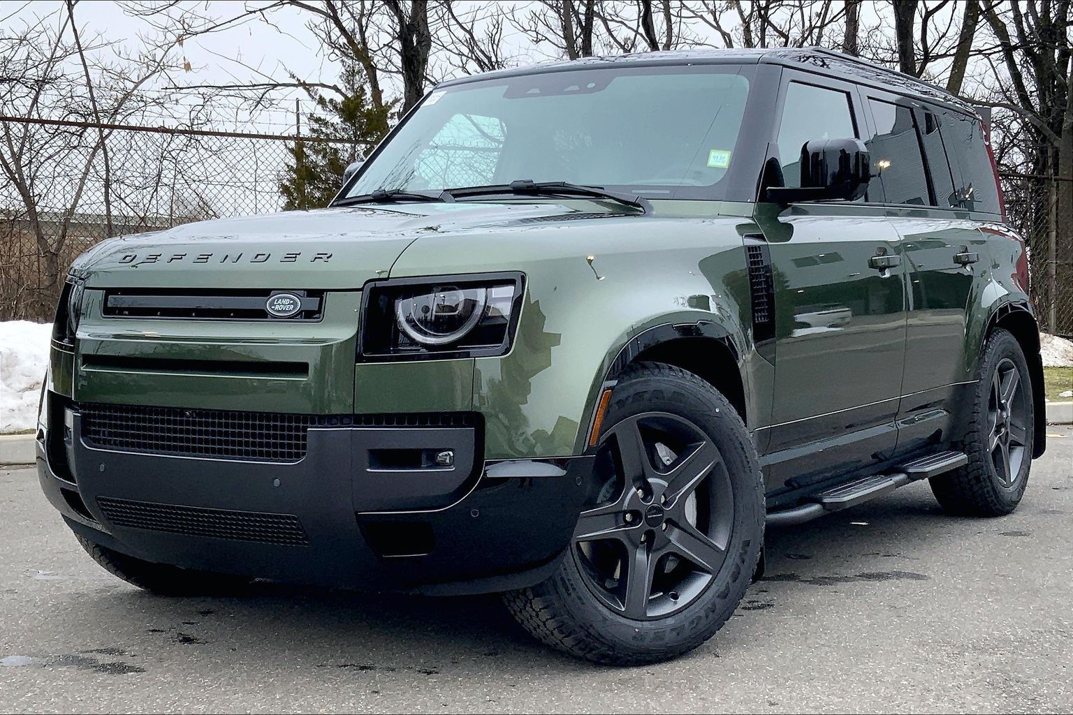 2026 Land Rover Defender 110 P400 X-Dynamic SE AWD