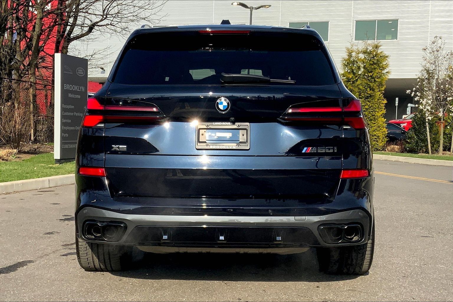 View vehicle photo 4