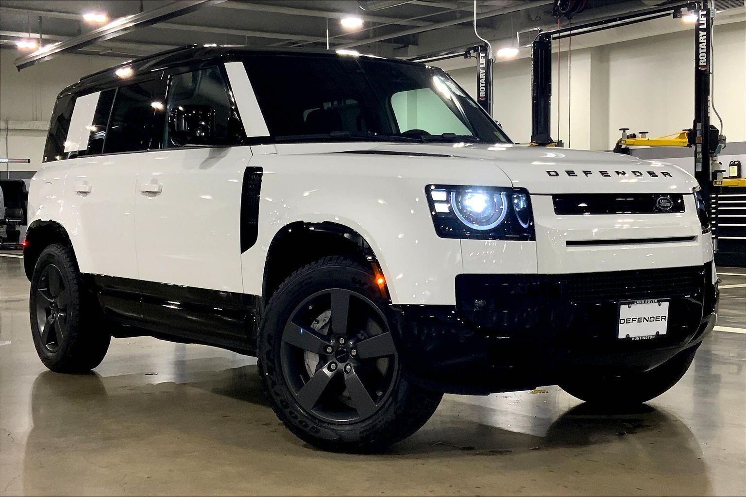 View vehicle photo 2