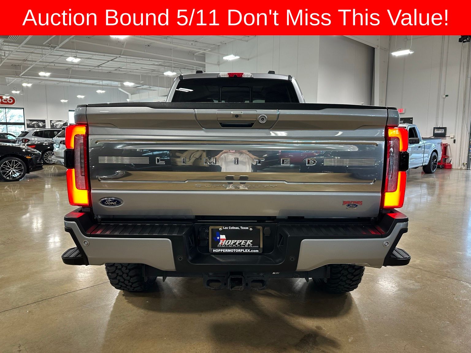 View vehicle photo 7