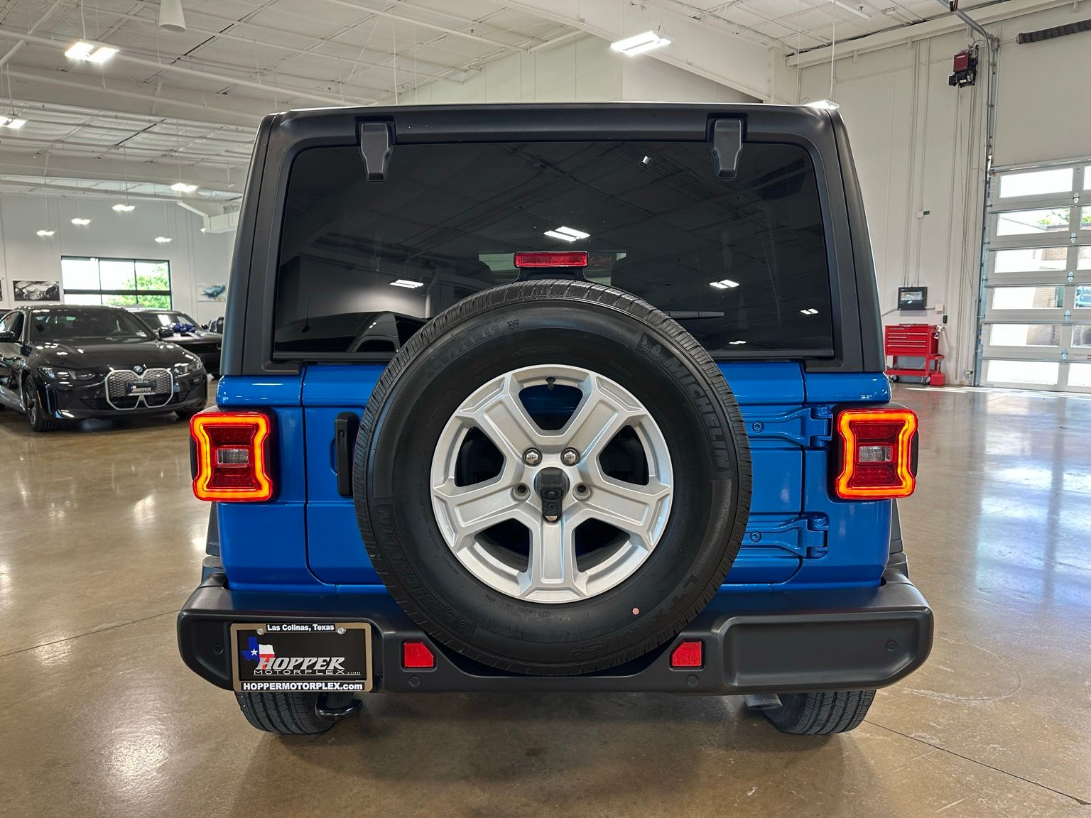 View vehicle photo 6