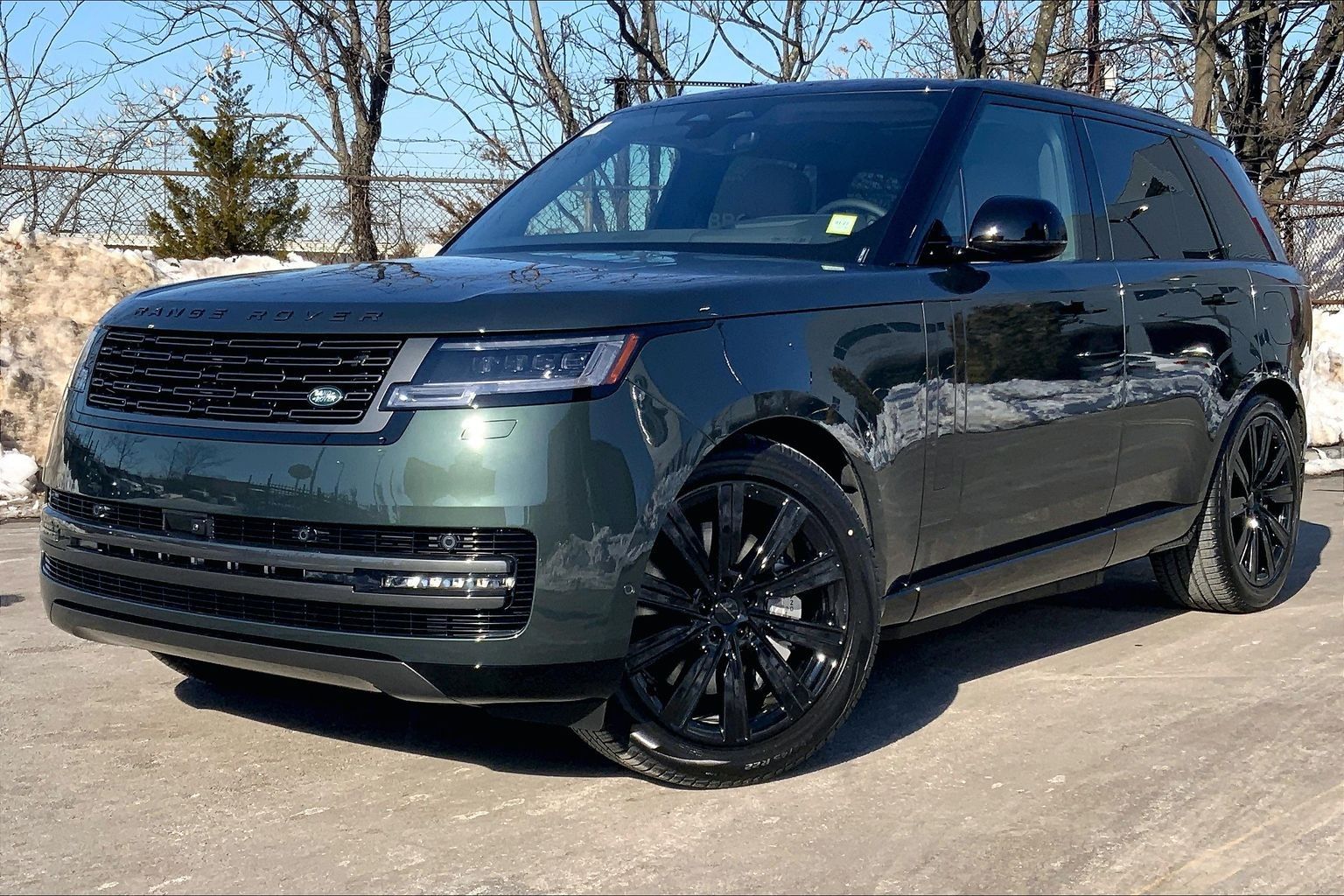 2026 Land Rover Range Rover P550e SE AWD