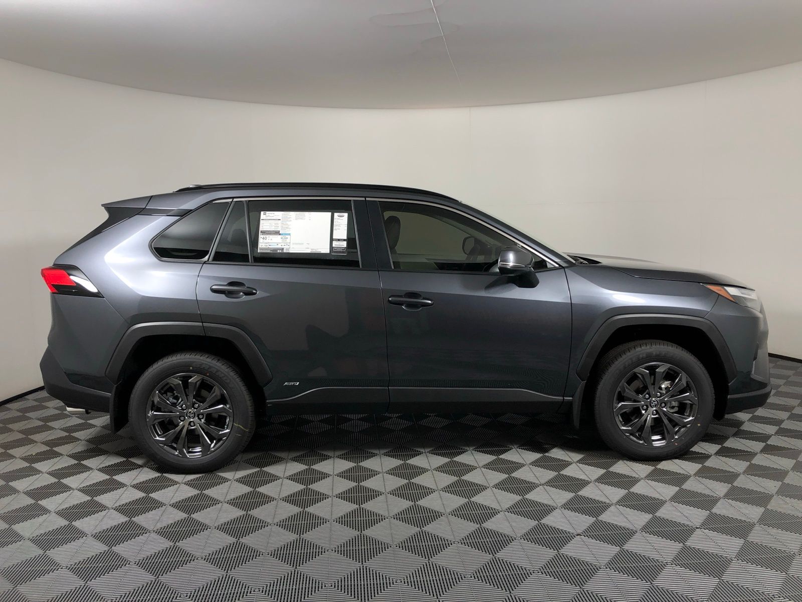 2025 Toyota RAV4 XLE Premium 4