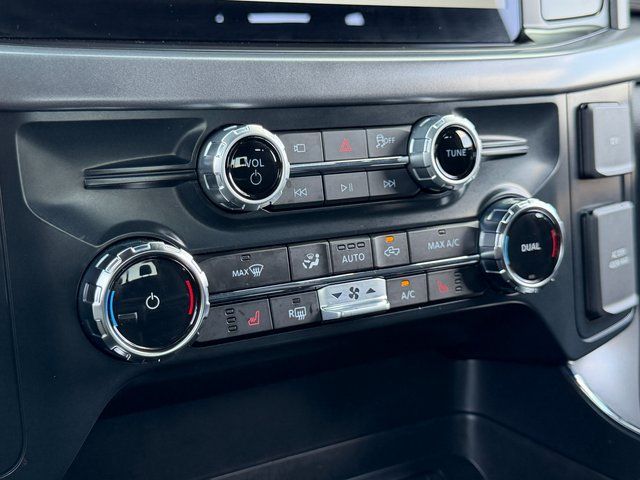 Used 2026 Agate Black Metallic Ford XLT image 39