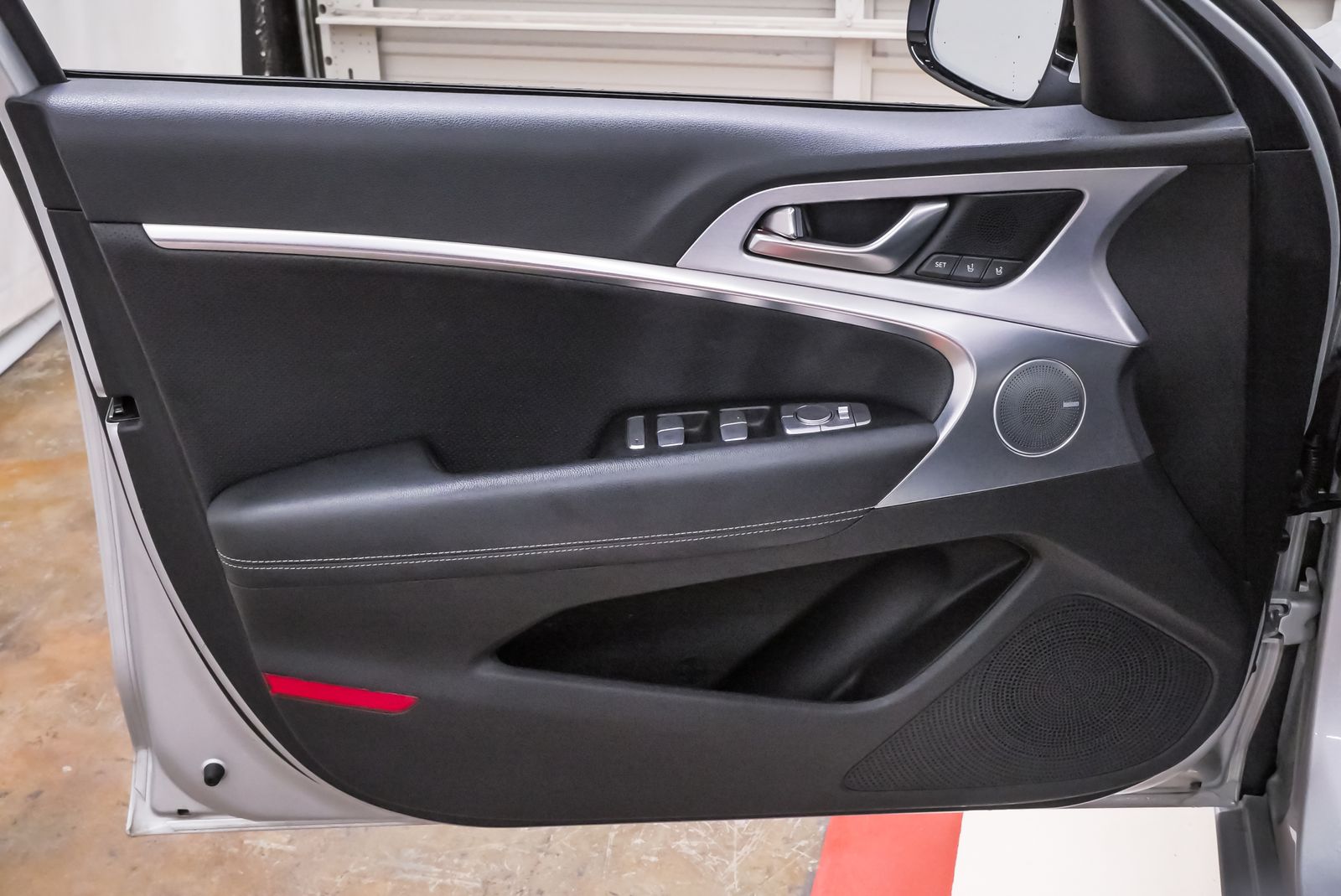 2019 Genesis G70 2.0T Advanced Silver at Autostrade