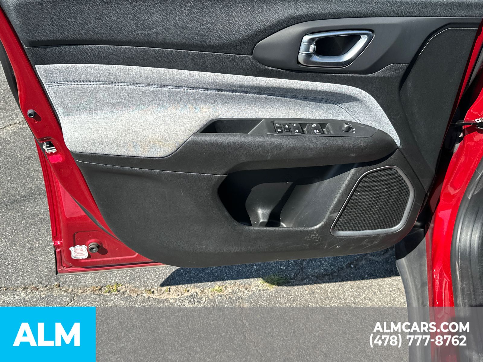 Used 2025 Red Jeep Latitude image 11