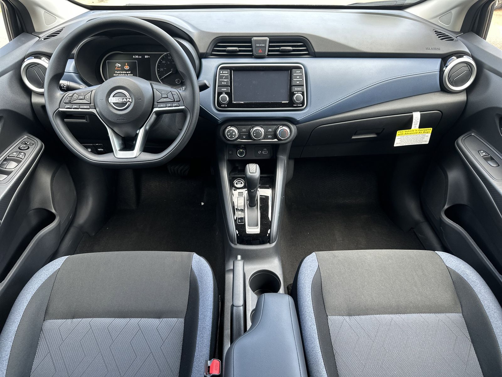 2025 Nissan Versa 1.6 SV photo 2