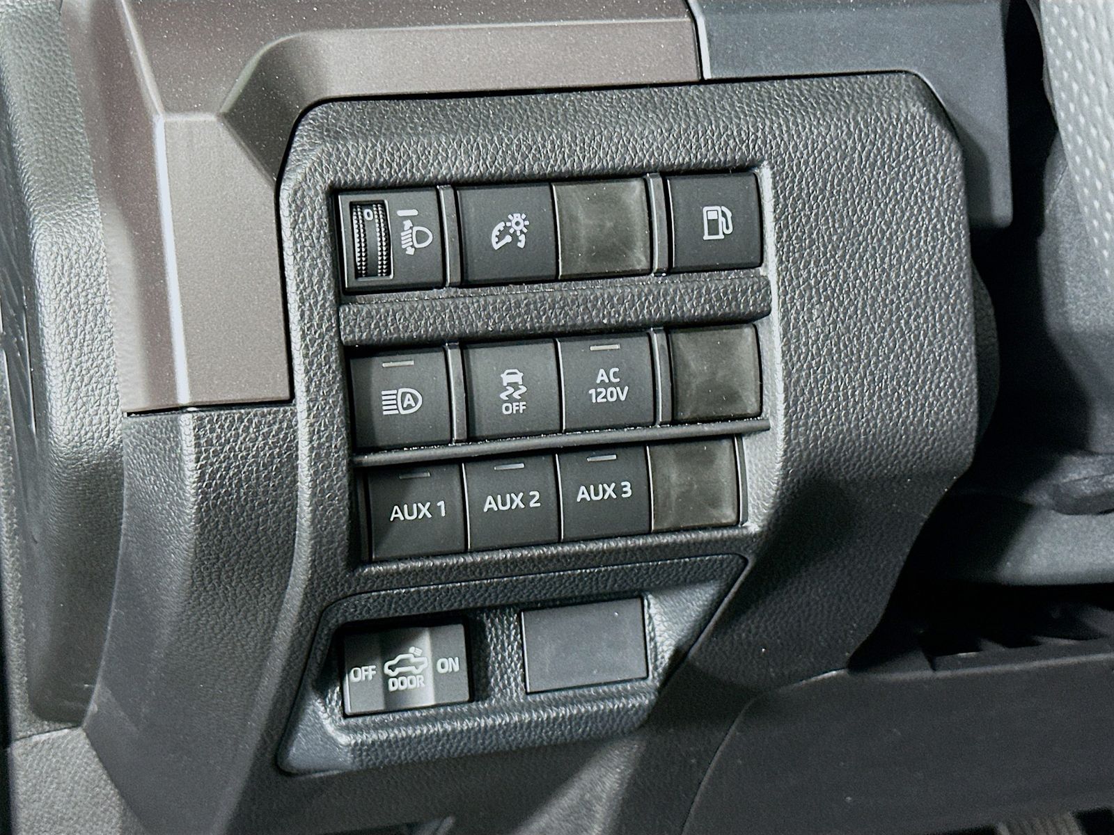 2025 Toyota Tacoma TRD Off Road - Photo 10